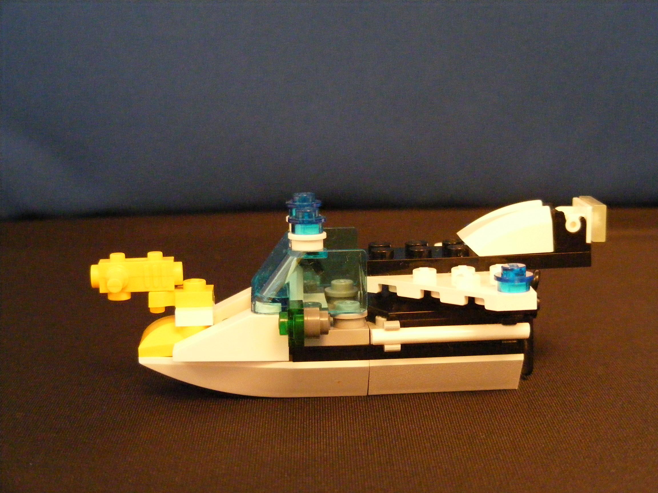 penguin_boat_001.jpg