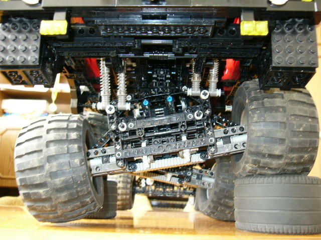 6x6tatra_susp_01.jpg