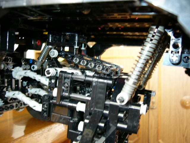 6x6tatra_susp_12.jpg