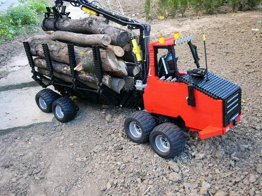 8x8_forwarder_000.jpg
