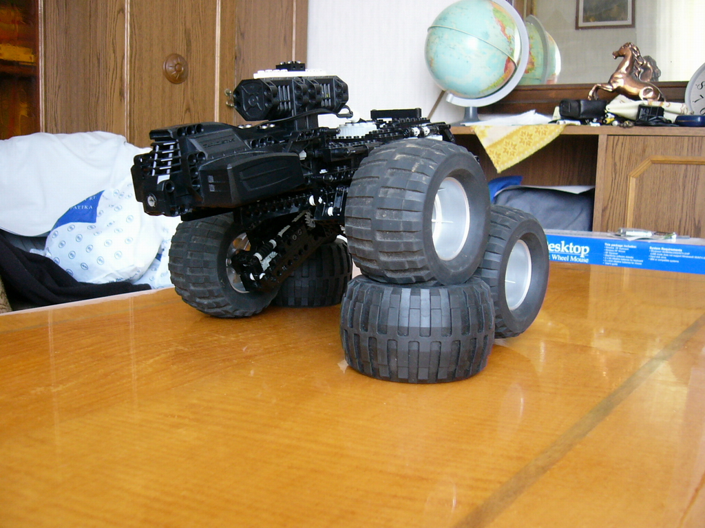 8x8_forwarder_009.jpg