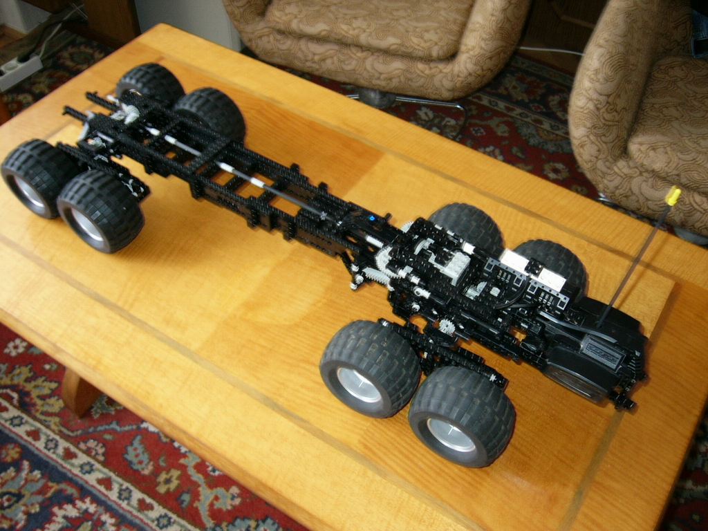 8x8_forwarder_010.jpg
