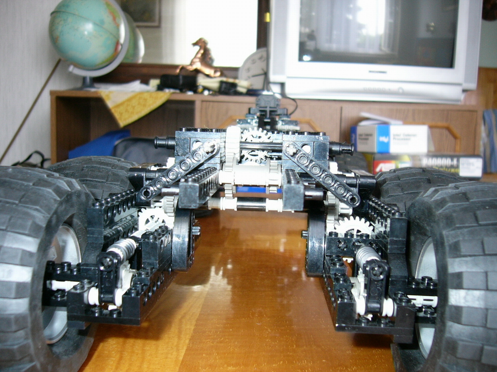 8x8_forwarder_012.jpg