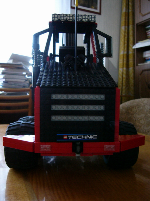 8x8_forwarder_025.jpg