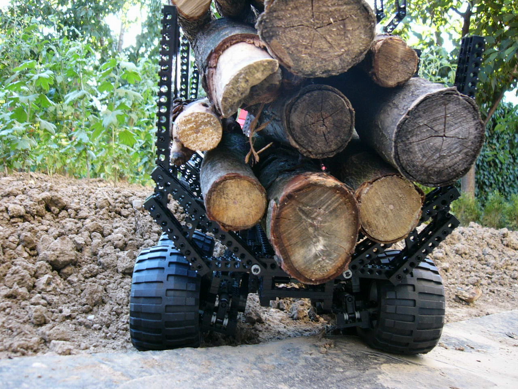 8x8_forwarder_033.jpg