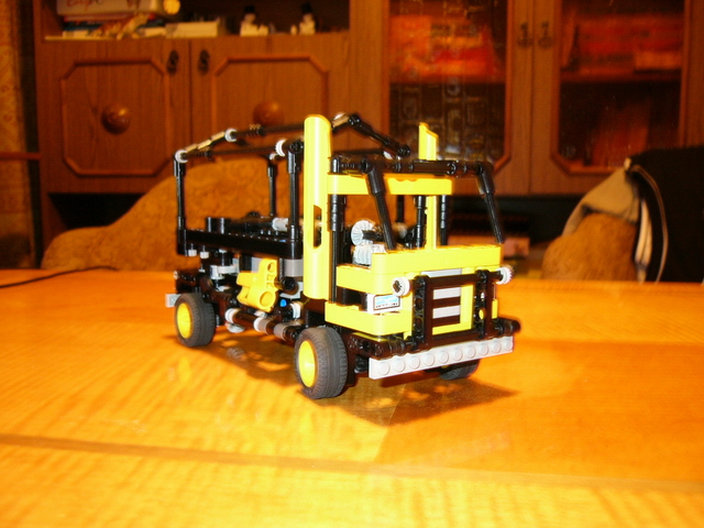 thesmallest4x4truck_01.jpg