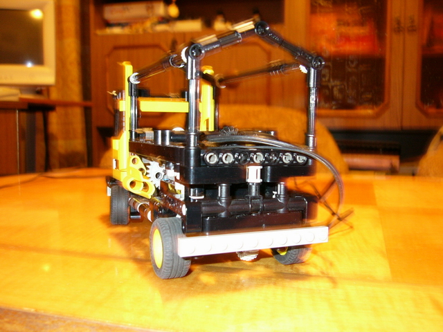 thesmallest4x4truck_03.jpg