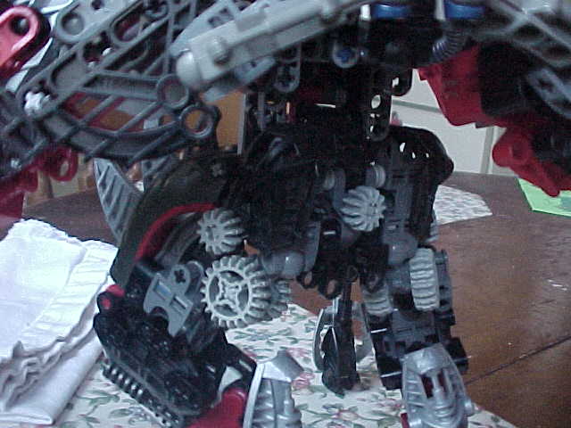 makuta_body_1.jpg