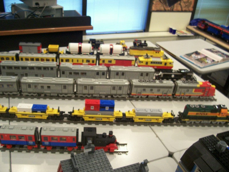 train_layout_trains5.jpg