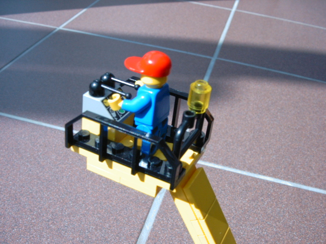 302_zweiwegefahrzeug_arbeitskorb.jpg