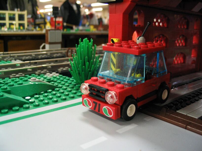 redminicoopers.jpg