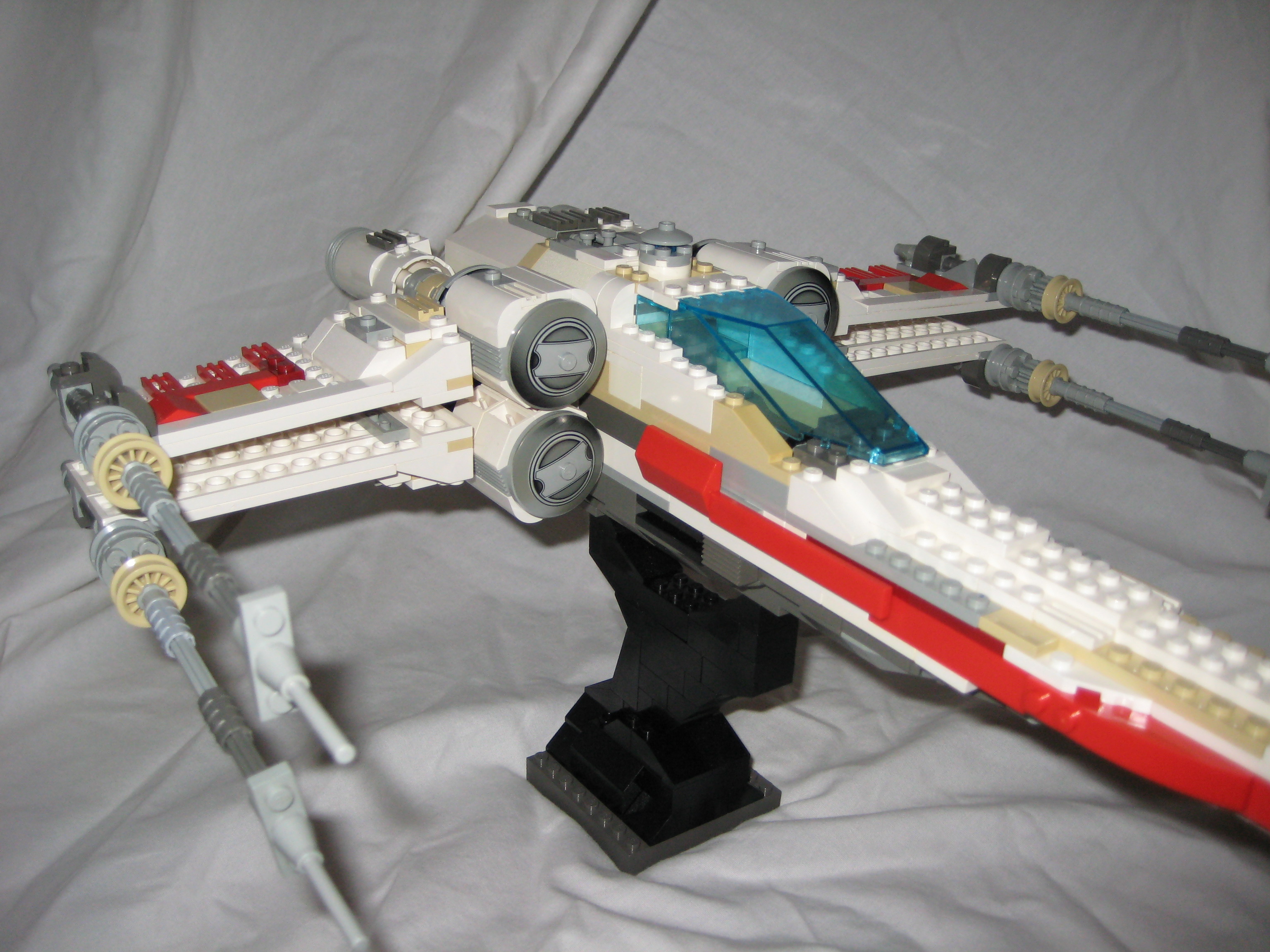 ucs_x-wing2.jpg