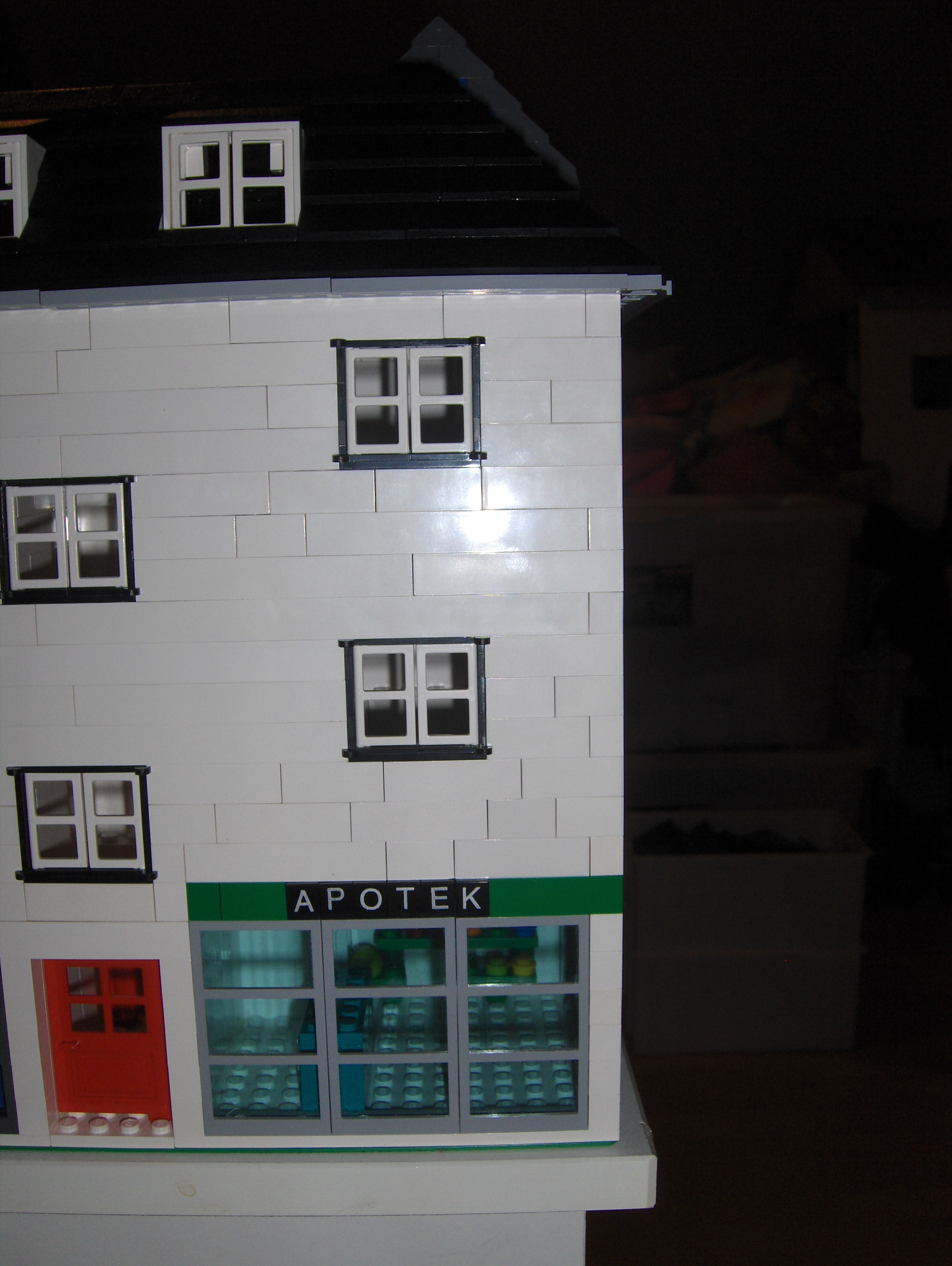 apotek_front.jpg
