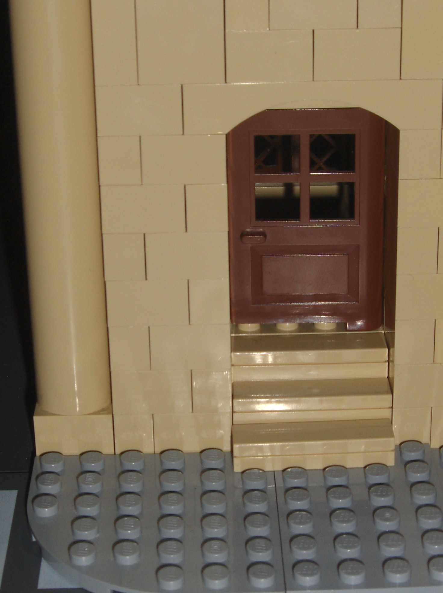 gate_front_door.jpg