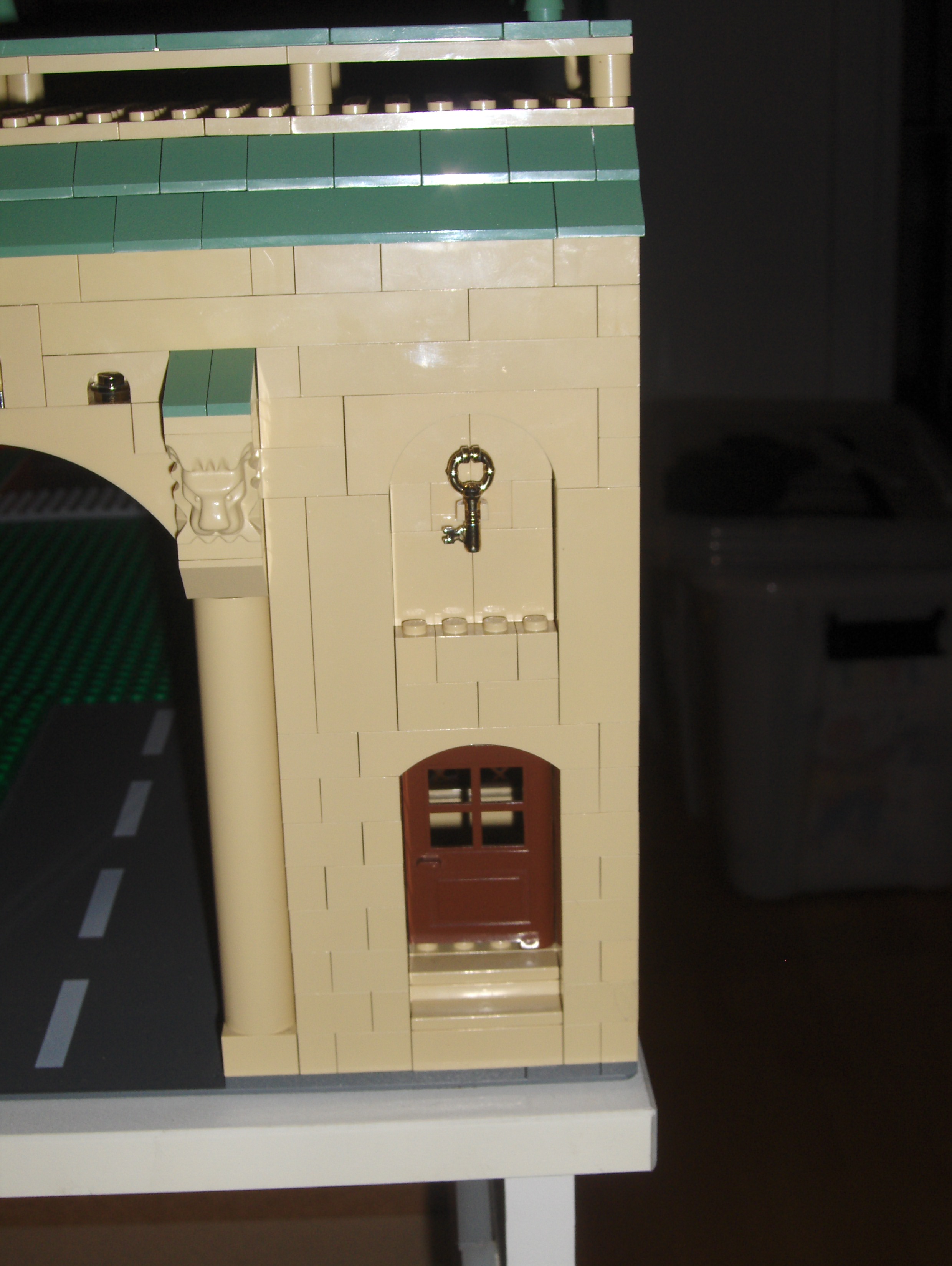 gate_front_right.jpg