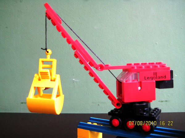 580_crane1.jpg