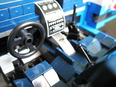 8214_cockpit1.jpg