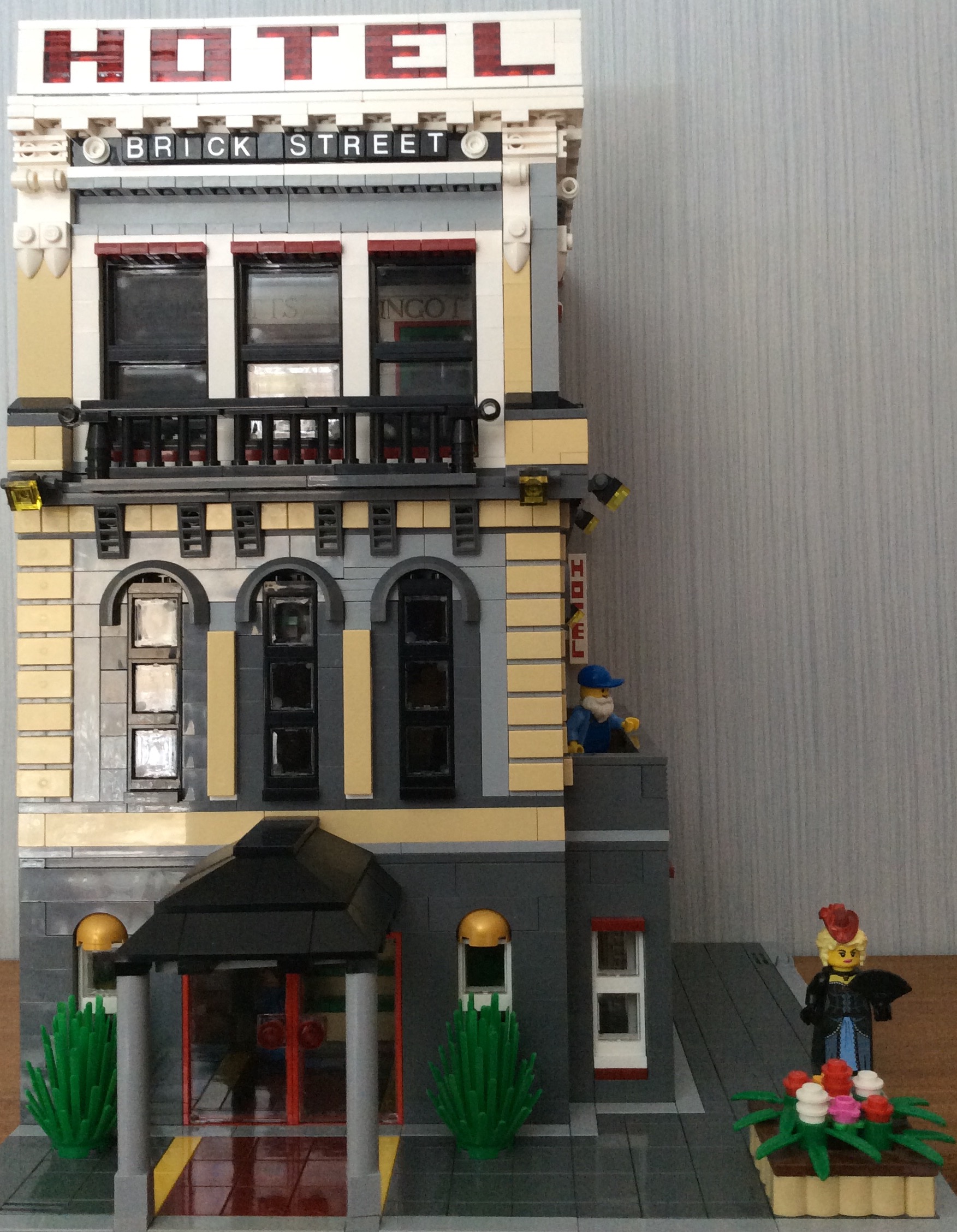 1.hotell_brick_street.jpg