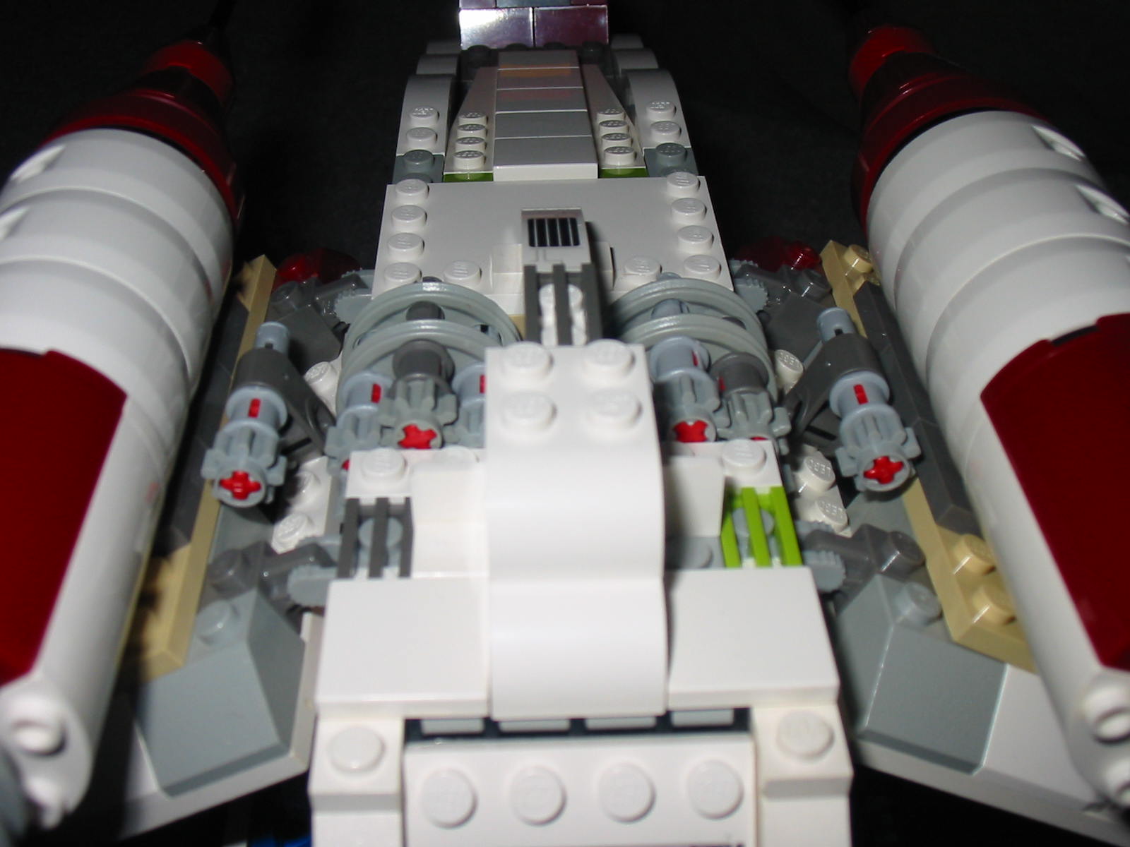 gunship_rocket_launchers_rear.jpg