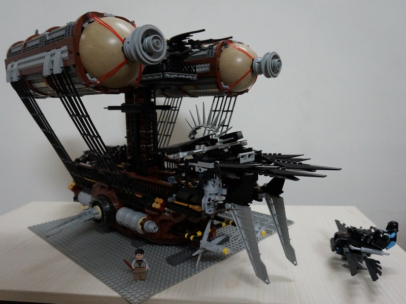 0004_flymoc.jpg