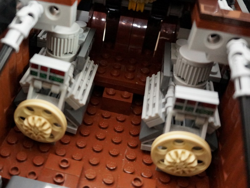 0069_flymoc.jpg