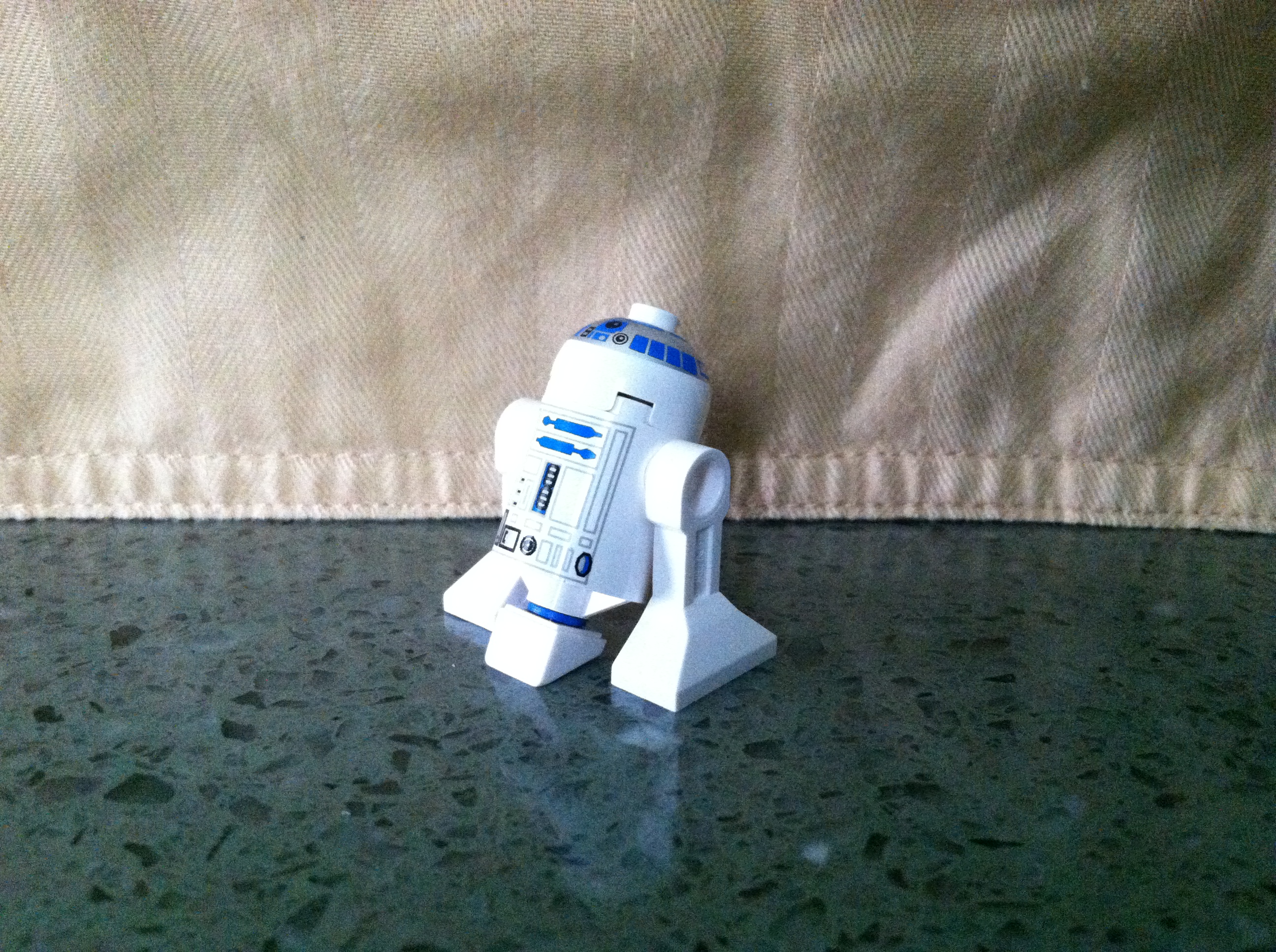 r2-d2_a.jpg