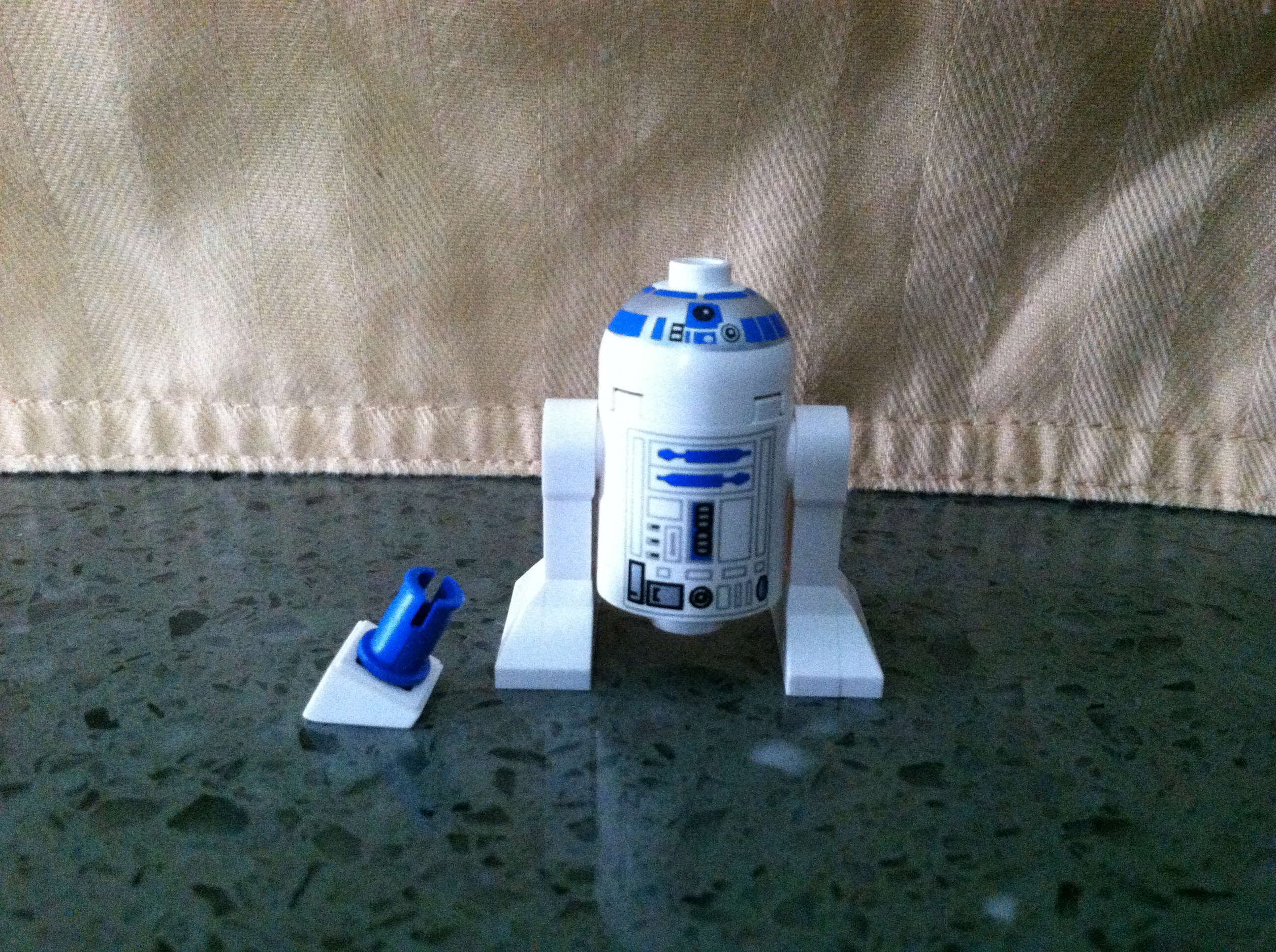 r2-d2_b.jpg