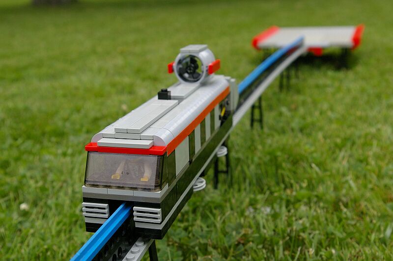 lego-aerotrain-01.jpg