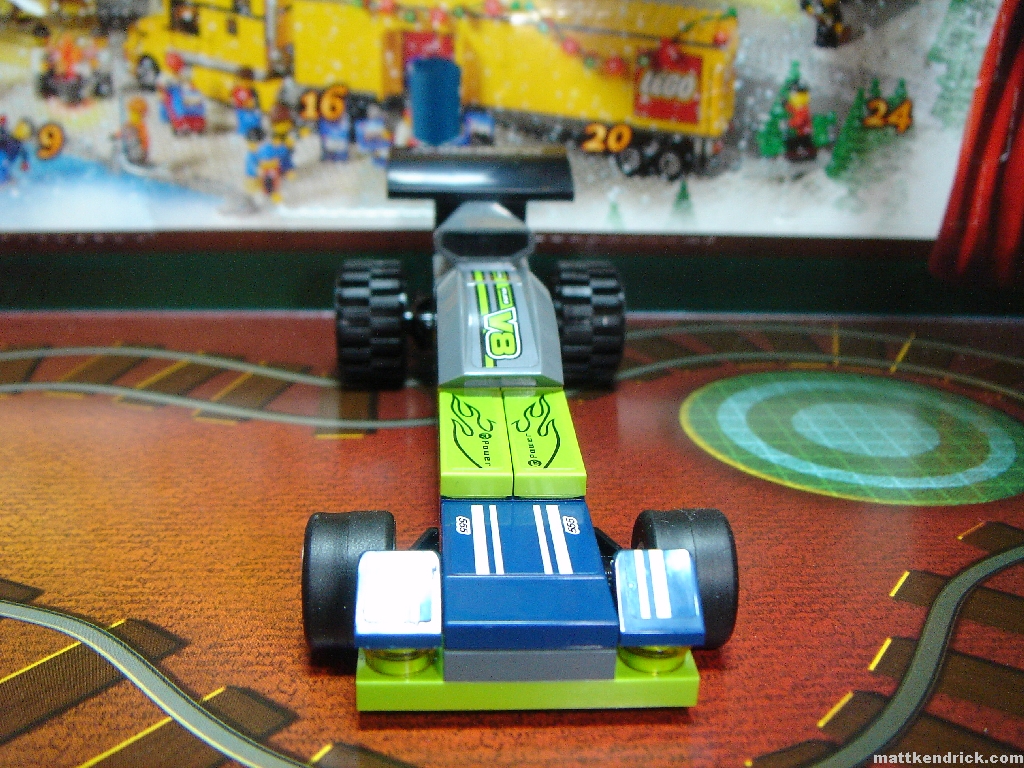ale8oneboy_moc_dragster_8194_8192_3.jpg
