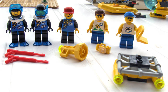 minifigs.jpg