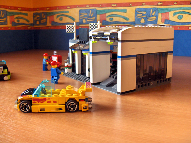 tuner_garage_02.jpg