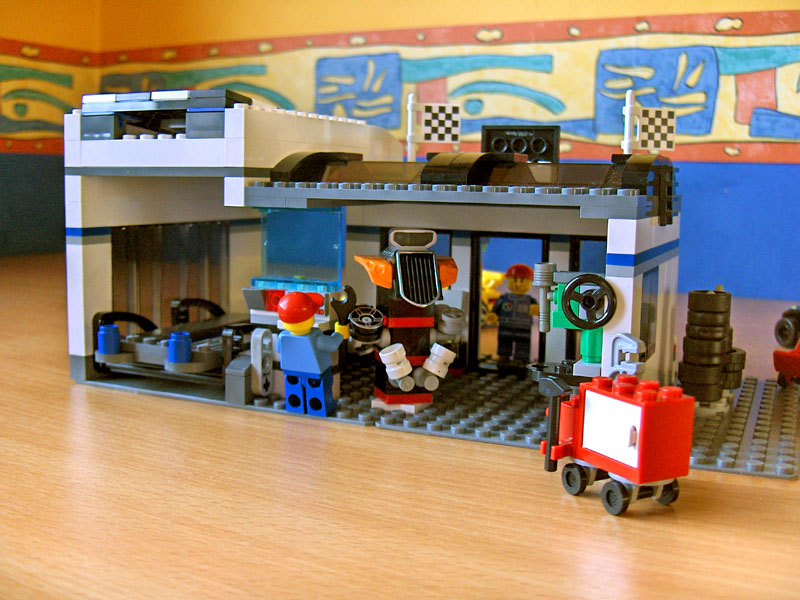 tuner_garage_06.jpg