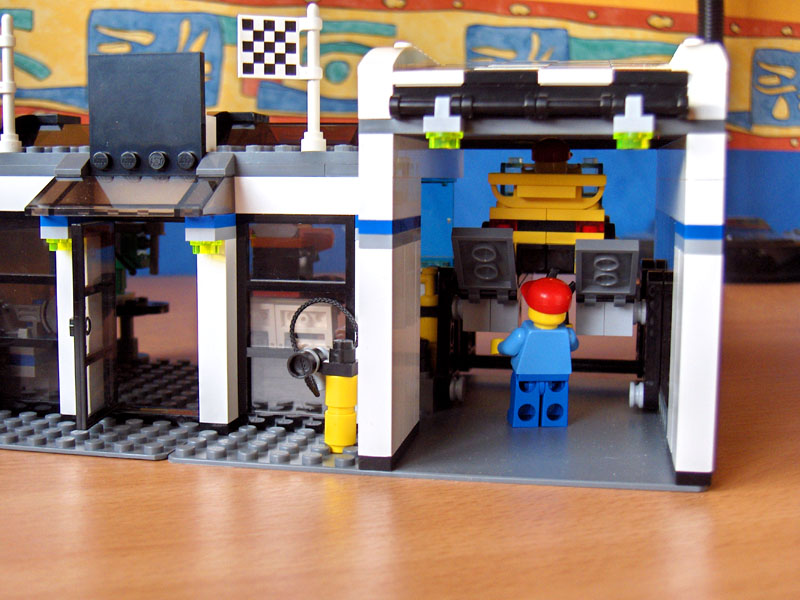 tuner_garage_11.jpg