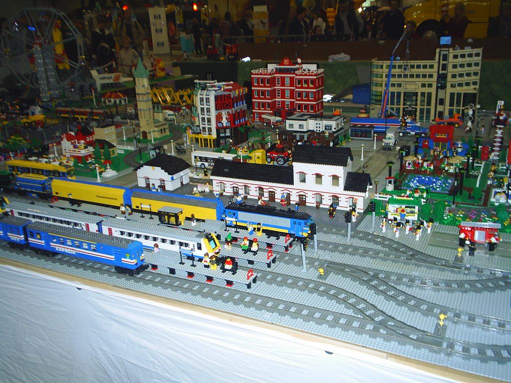 30oct2004_lego_002.jpg