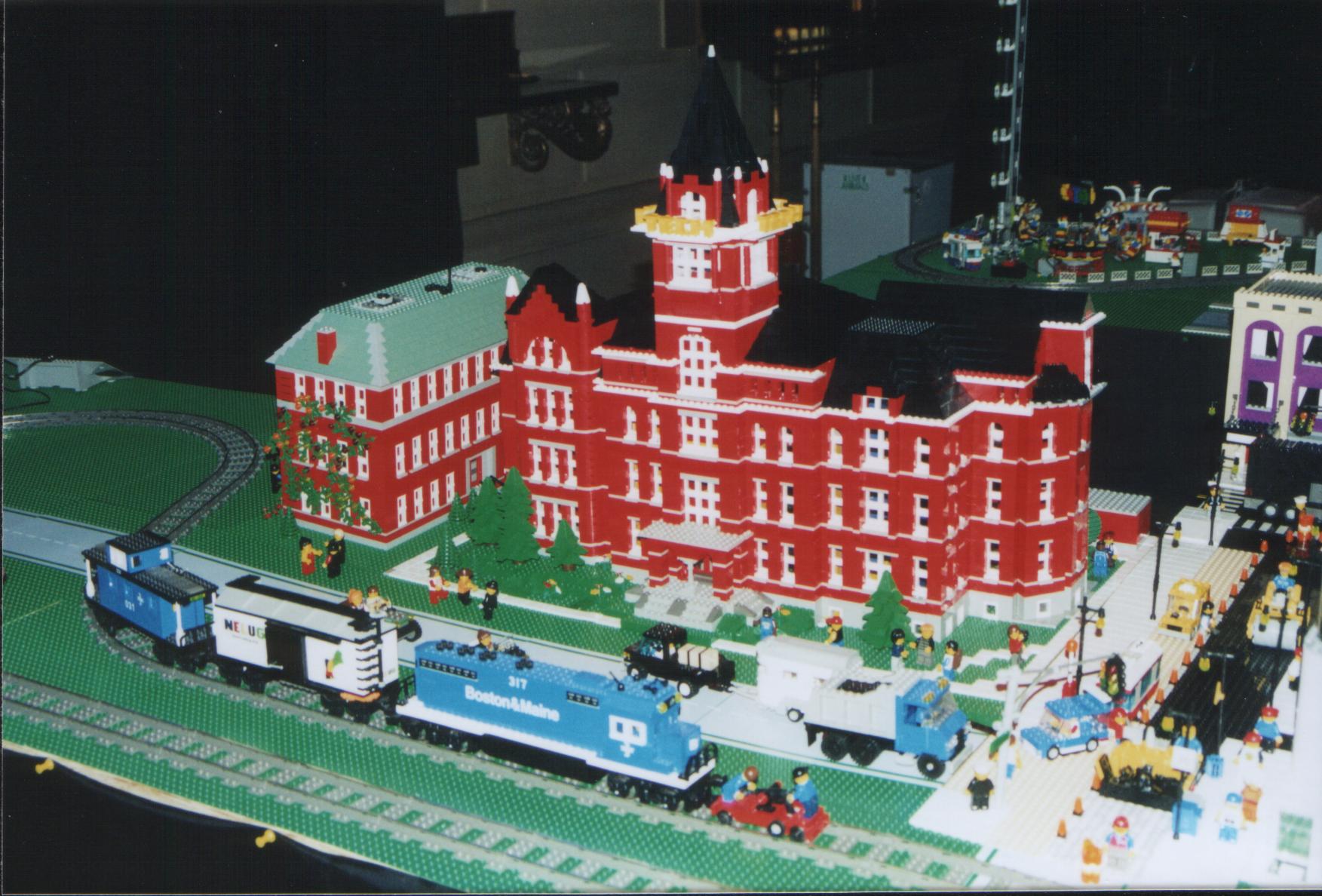 bricksburg-tech2.jpg