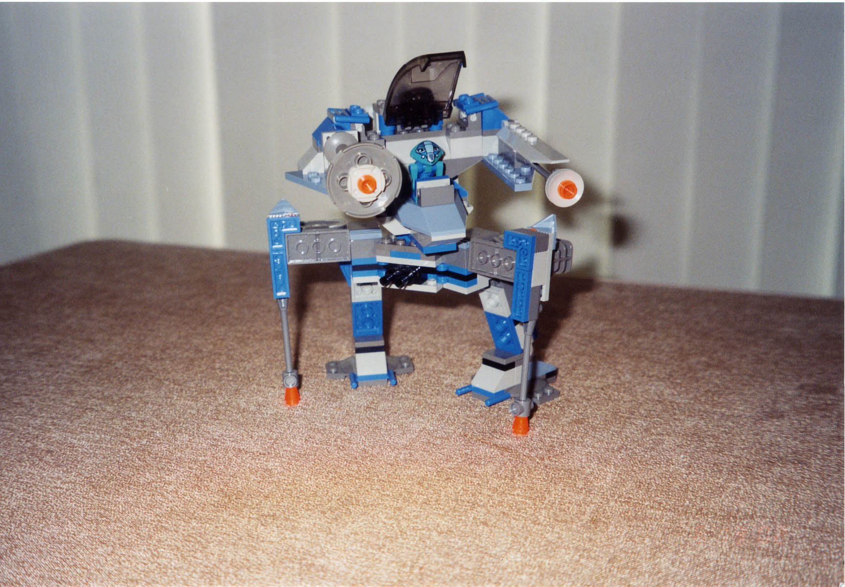 lom-blue-mech.jpg