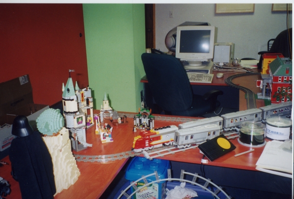 desk-trainyd.jpg