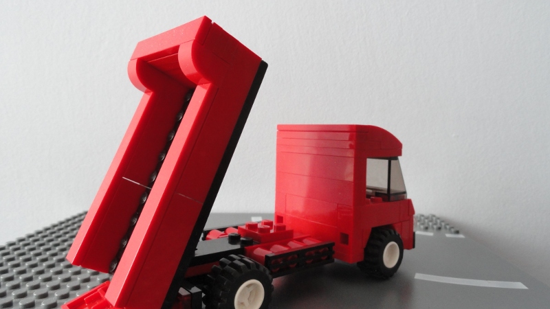 08-red-lorry.jpg