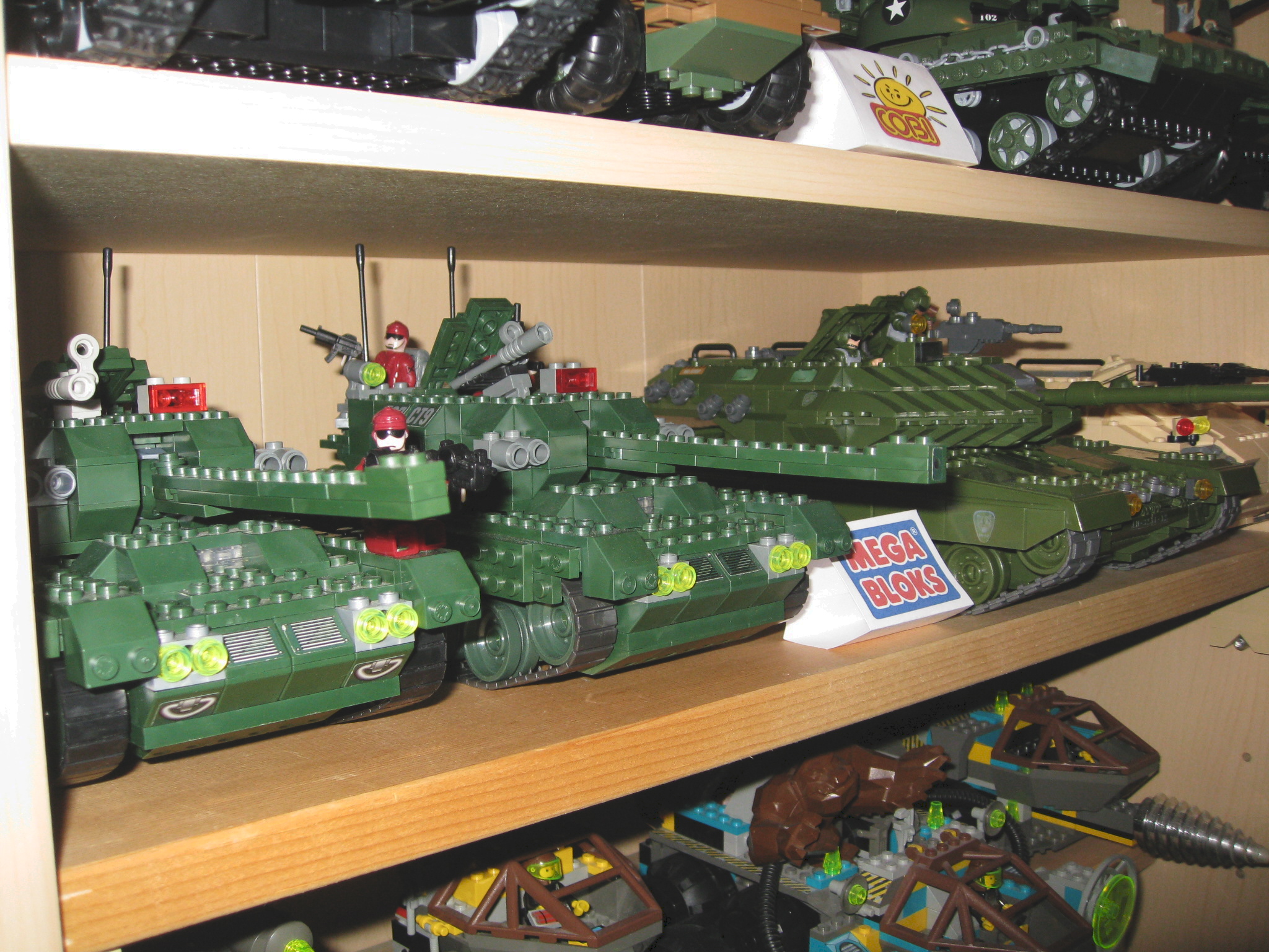 my_brickshelf_megabloks_cobi_2.jpg