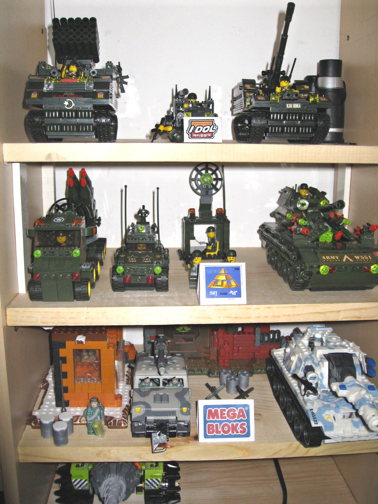 my_brickshelf_megabloks_kazi_idol.jpg