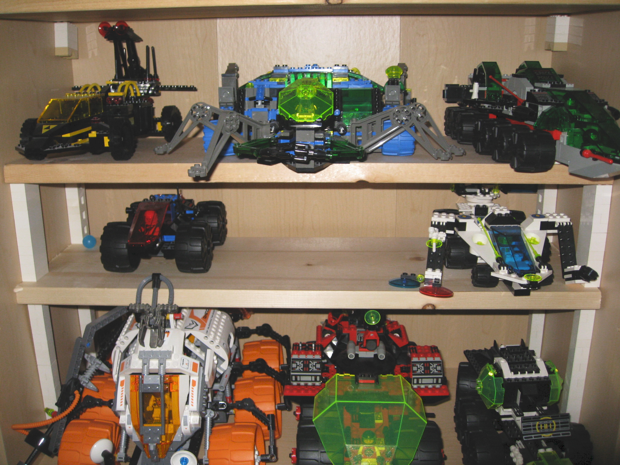 my_brickshelf_space_2.jpg