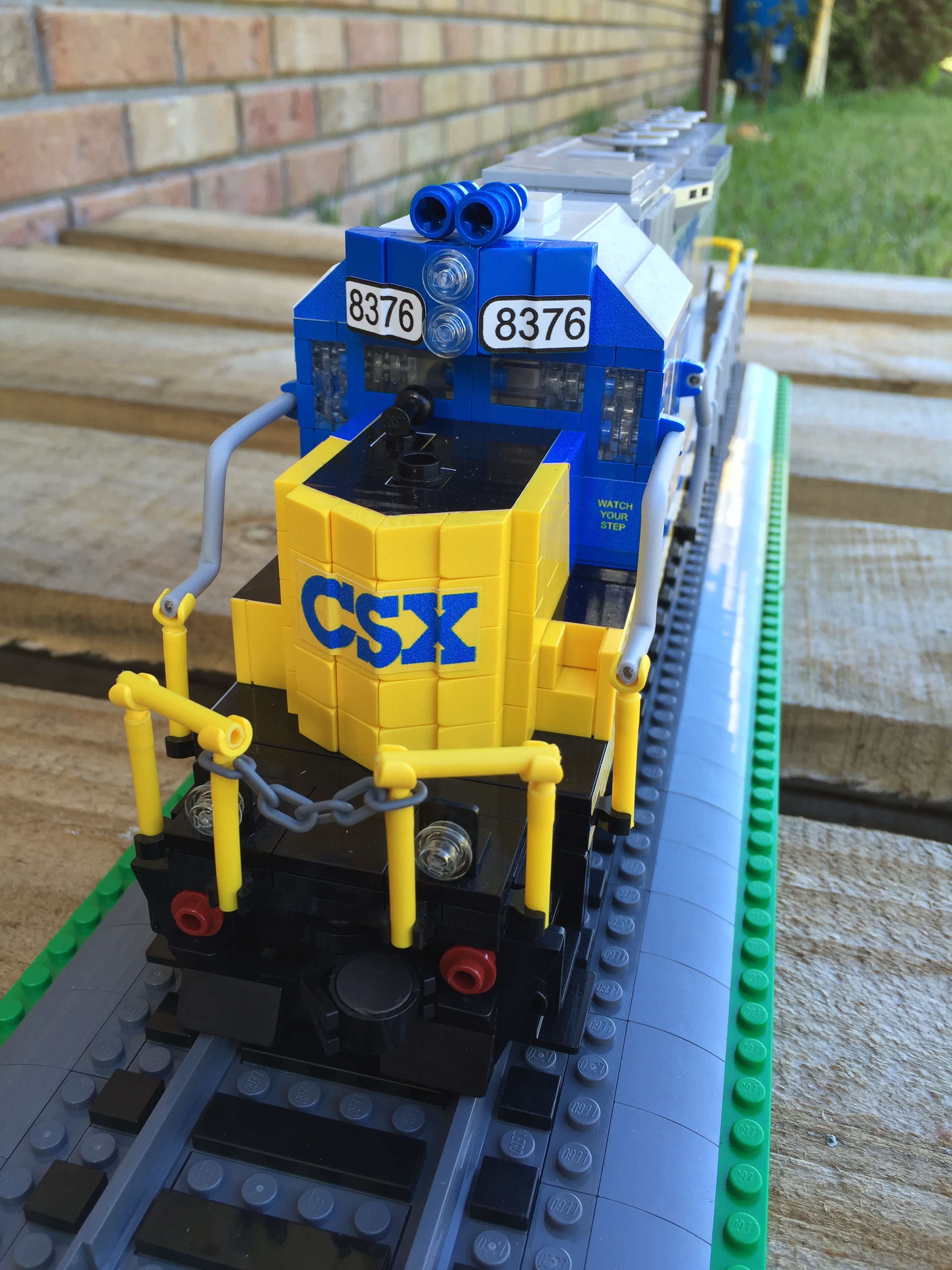 csx_gm_emd_sd40-2_locomotive_8376_10.jpg