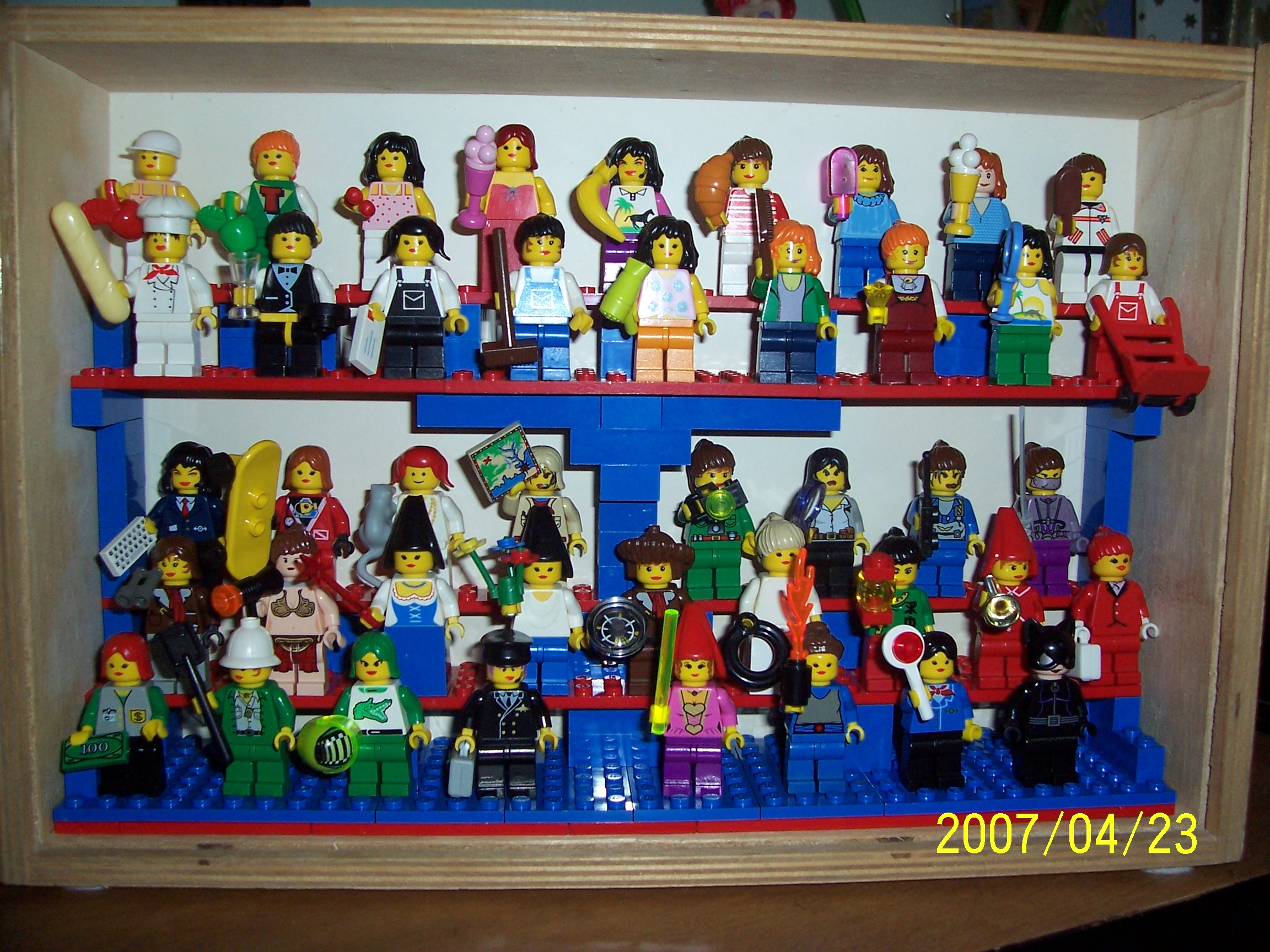 minifigs_females_1.jpg