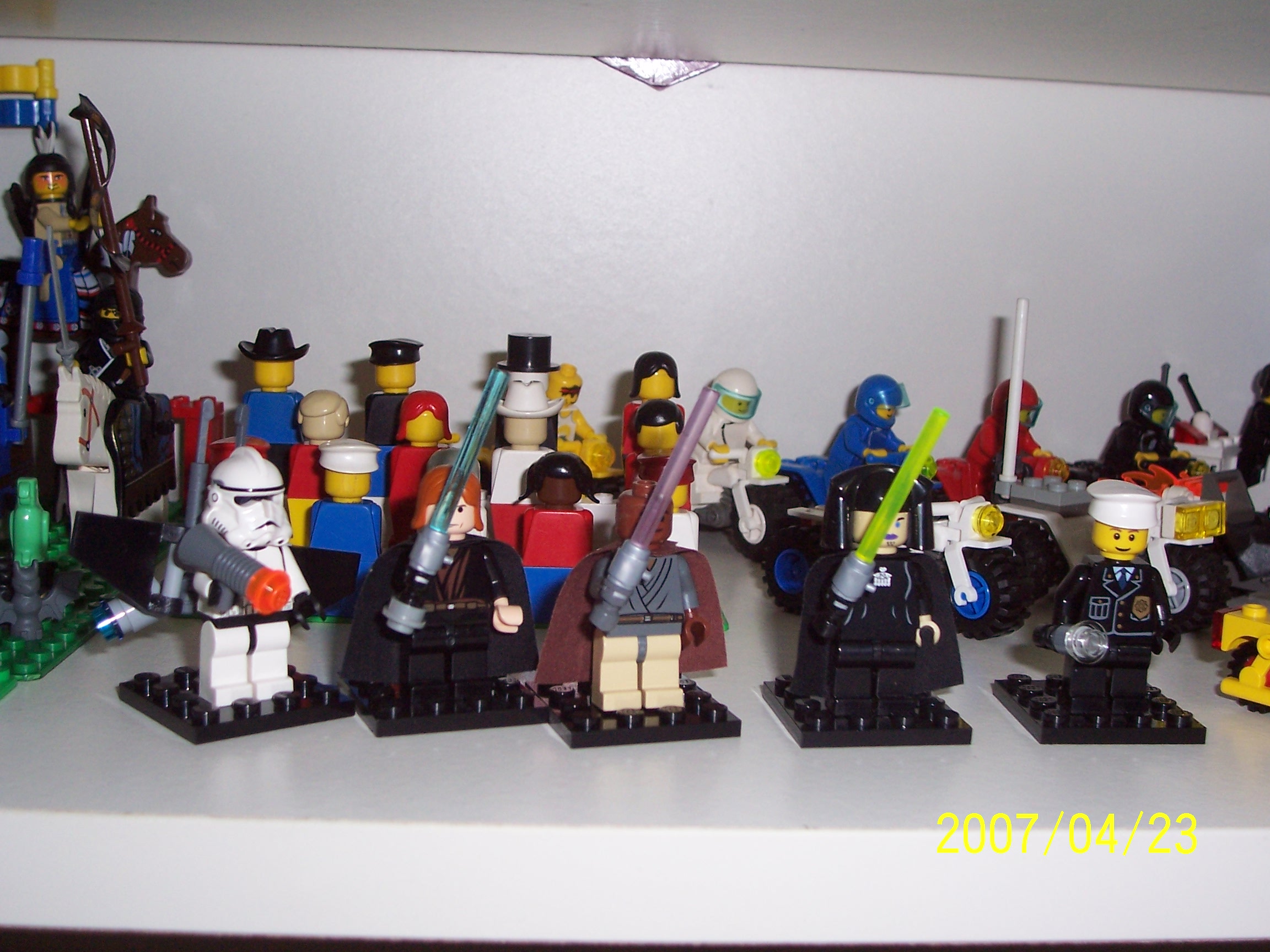 minifigs_starwars_lightup.jpg