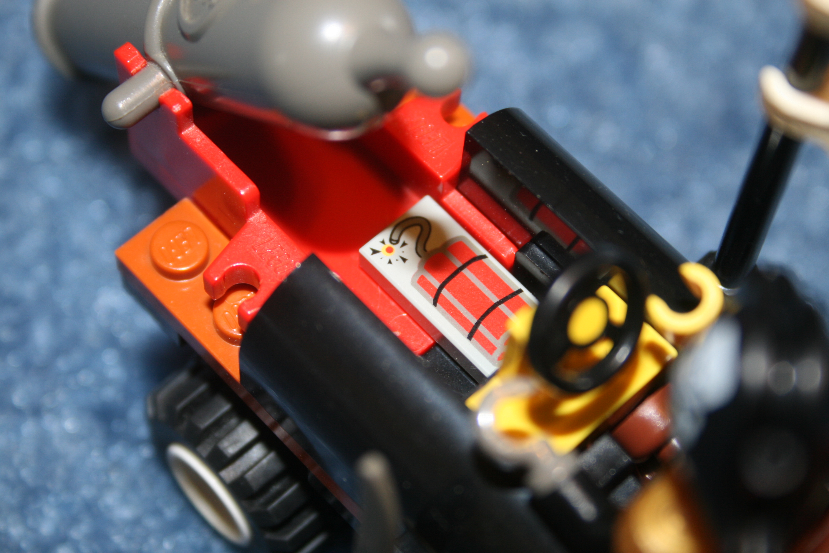 pirates-moc-land_shark_8.jpg