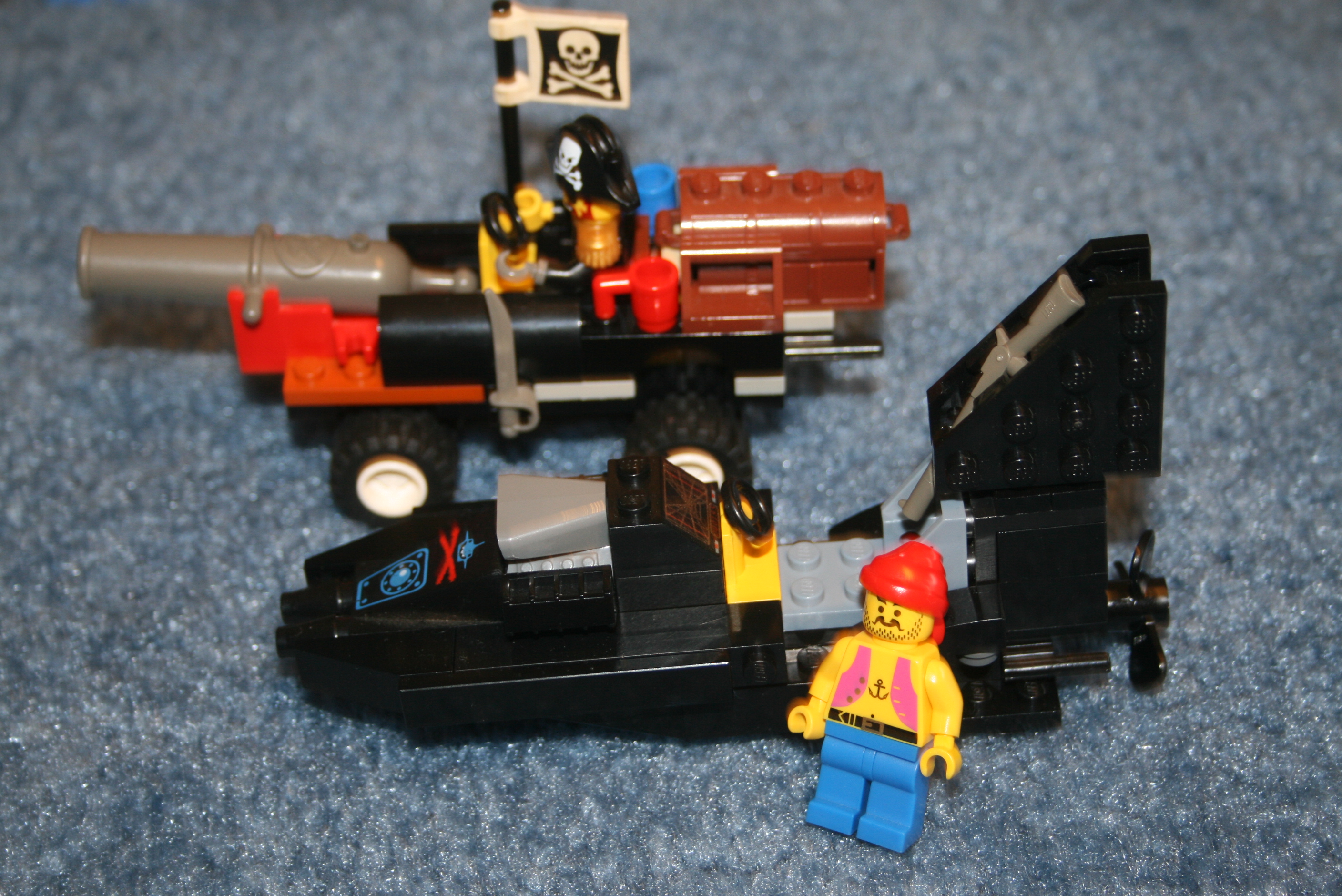pirates-moc-_land_shark_and_shark_speeder.jpg