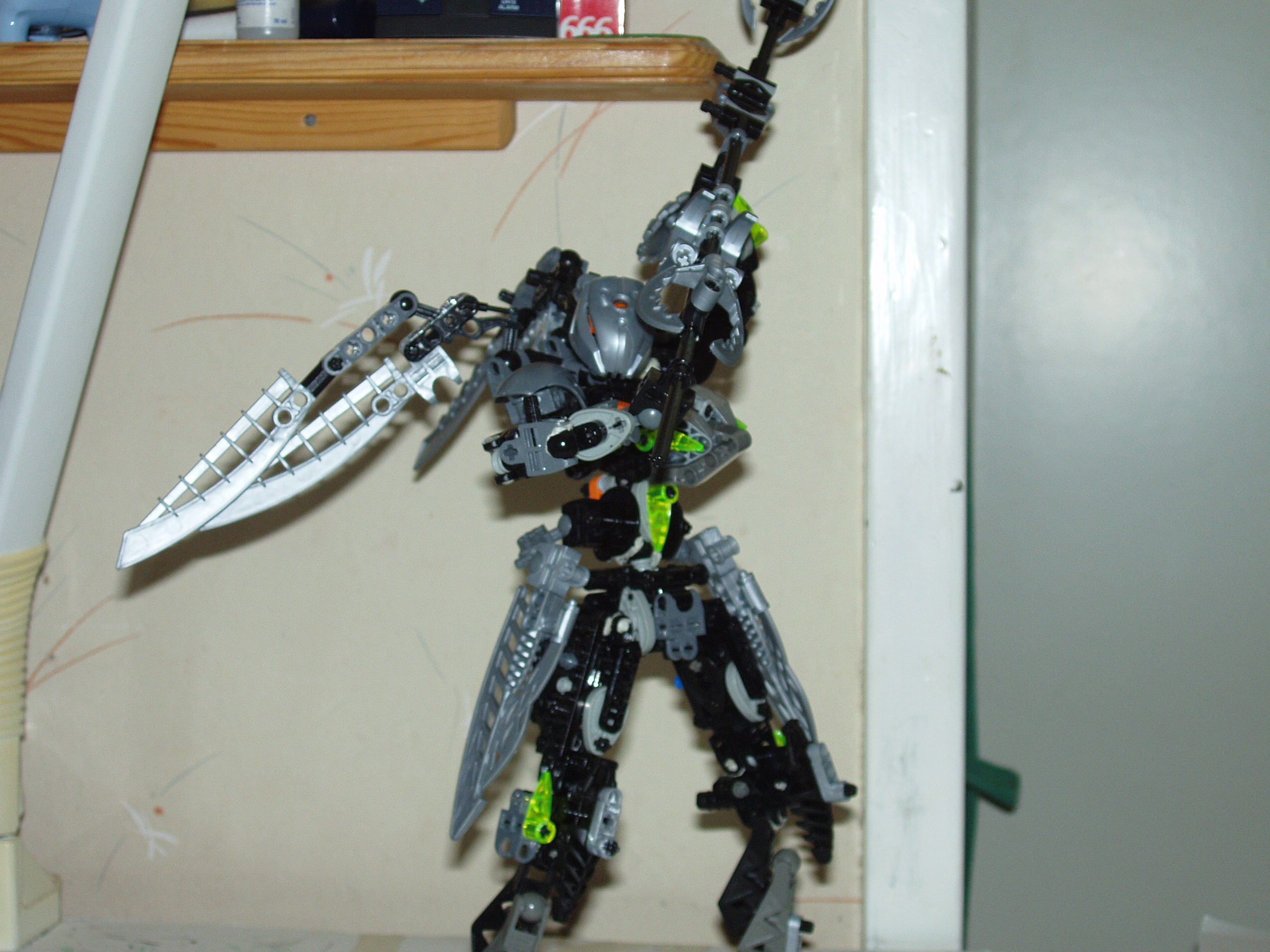 demolords_unfolded_sword_pose_5.jpg
