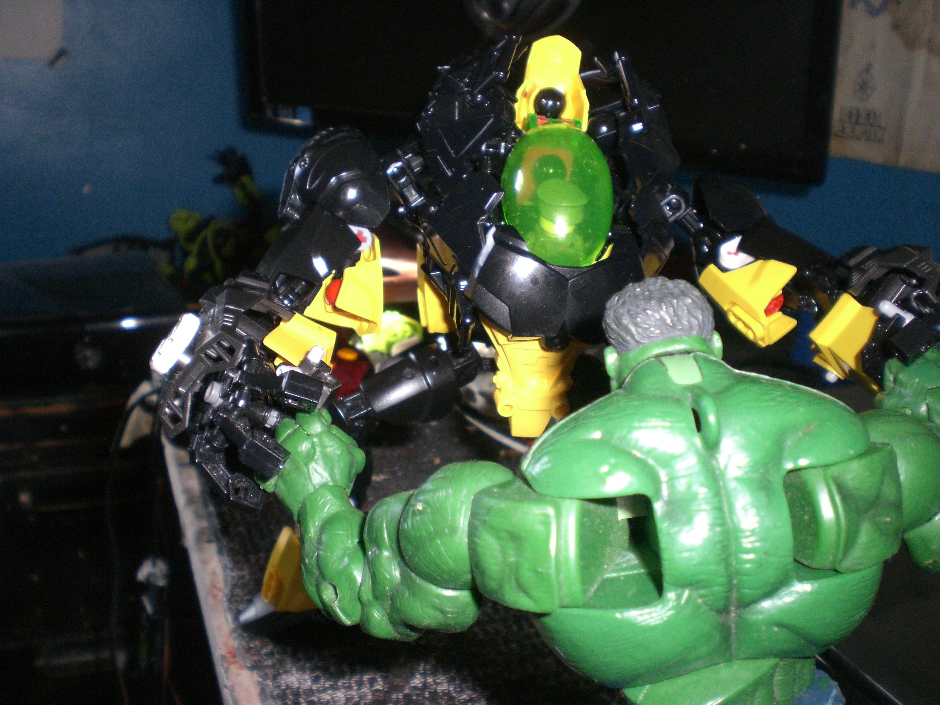 colossus_vs_the_hulk_1.jpg