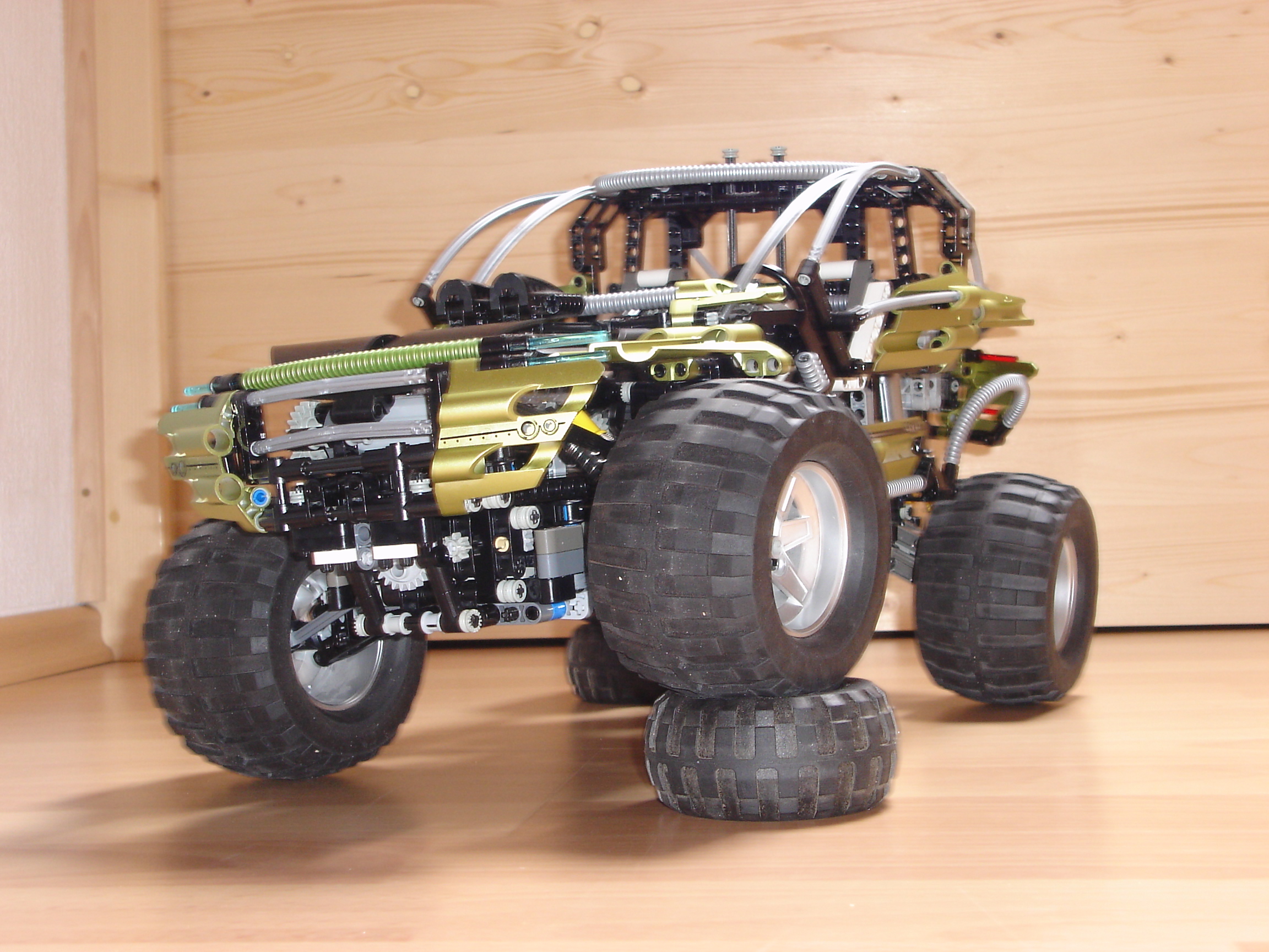 lego_8466_independent_suspension_012.jpg