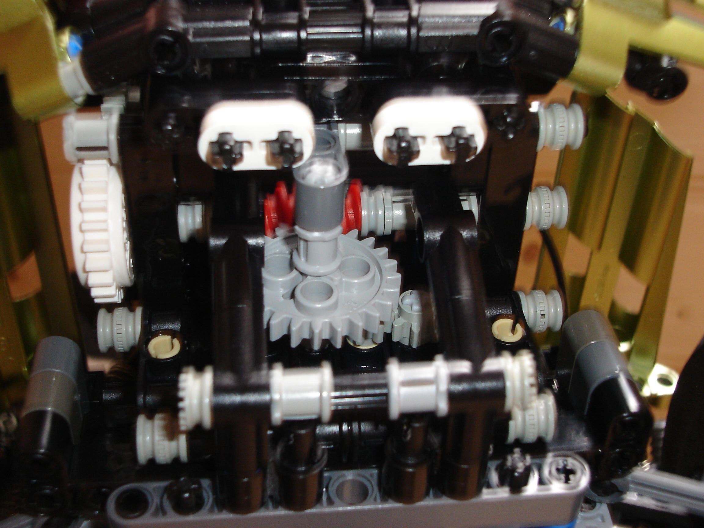 lego_8466_wormgear_for_strength_011.jpg